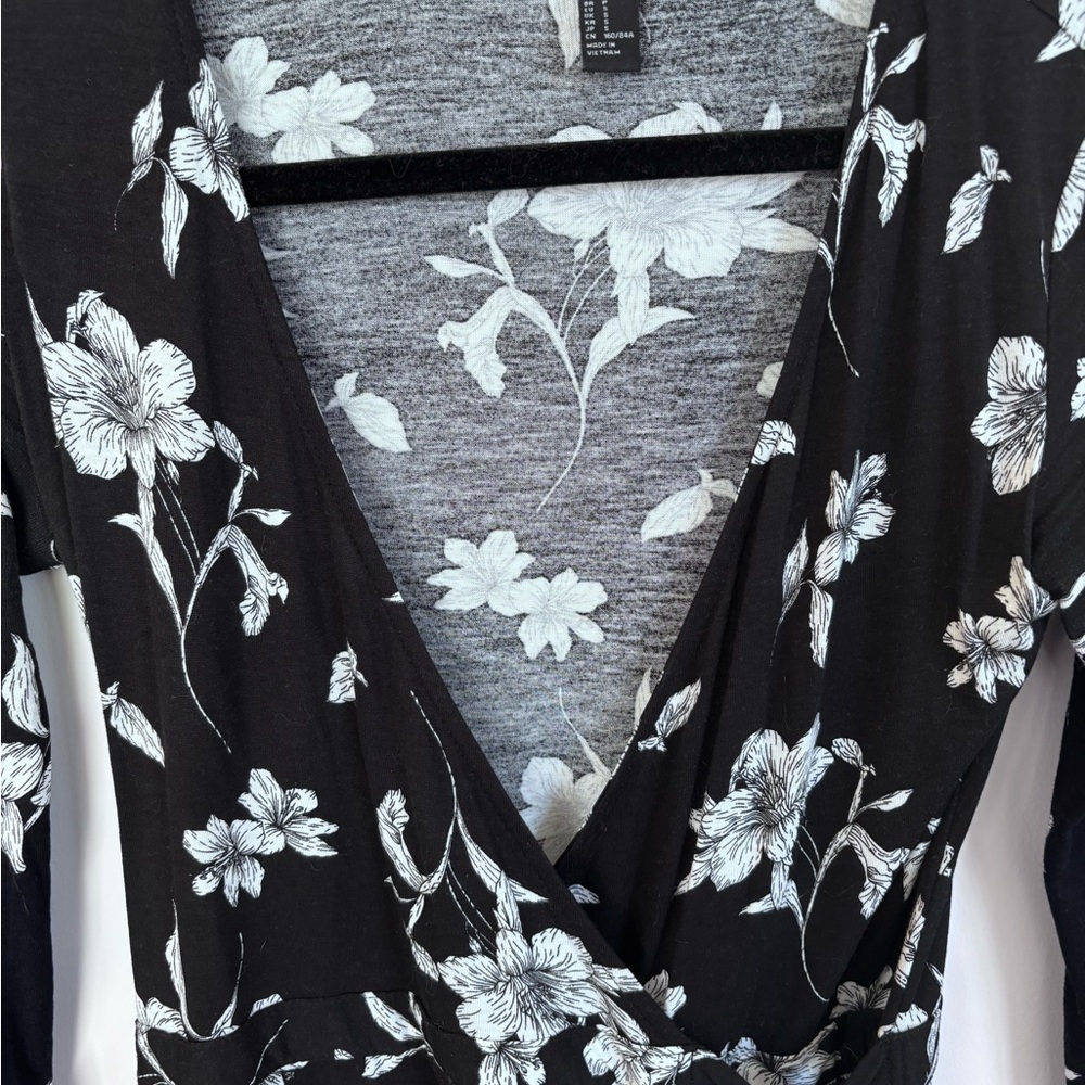 2/$10 Forever 21 Floral Black and White Dress